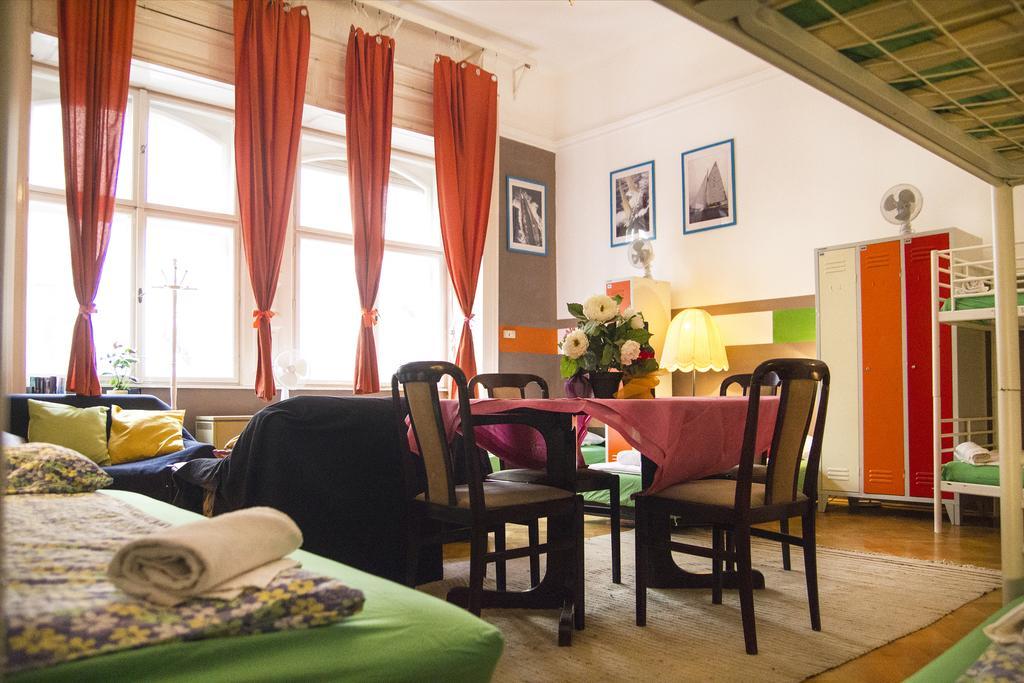 Center Hostel *